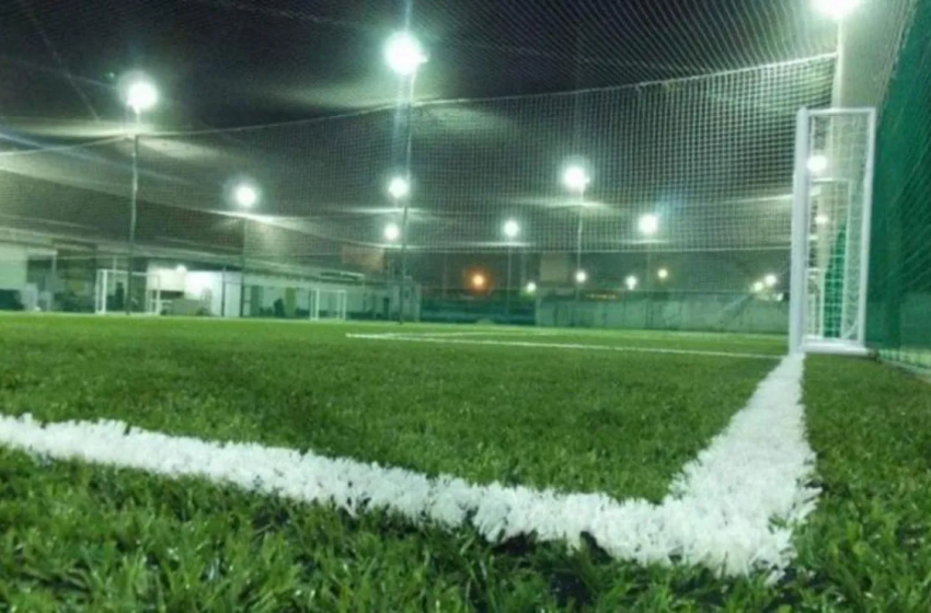  Deportistas del sector rural de Pucón contarán con nueva cancha de futbolito sintética