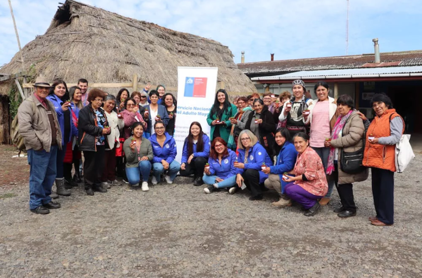  Mujeres mayores de Saavedra participan de conversatorio con enfoque de género