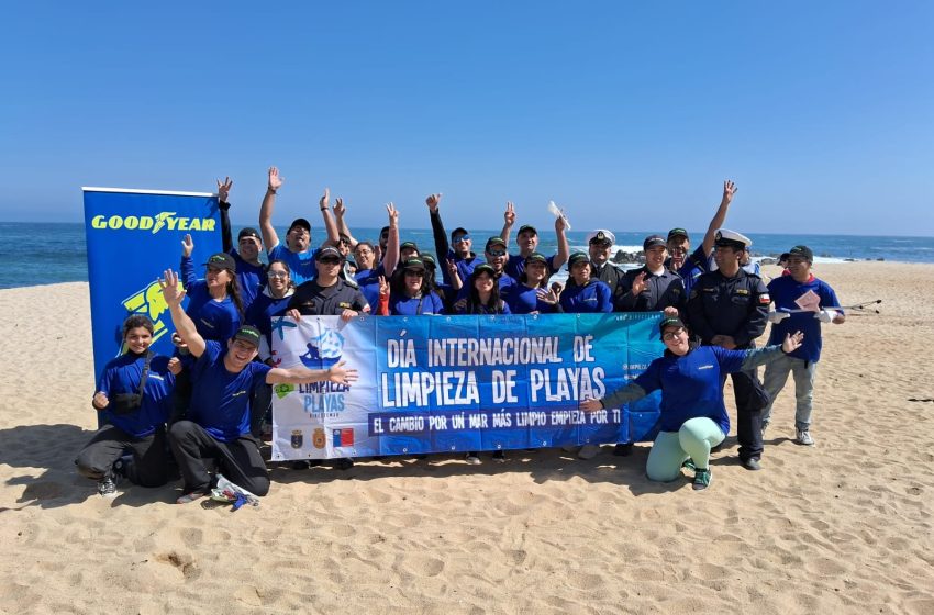  Colaboradores de Goodyear limpiaron  Playa de El Quisco