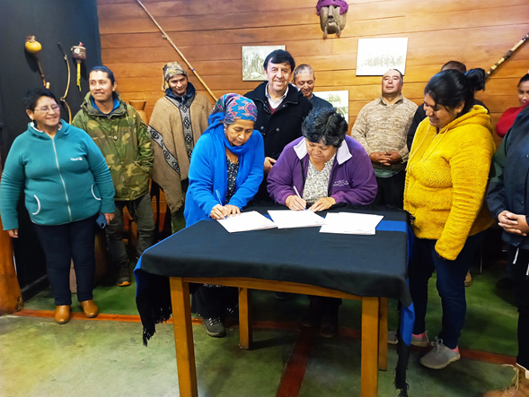  Bienes Nacionales, Conaf y comunidades pertenecientes al “Txawün Winkulmapu” de Curarrehue firman acuerdo por gobernanza del parque nacional Villarrica