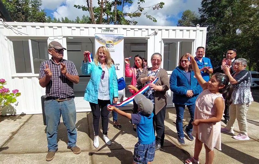  Alcaldesa de Pitrufquén inauguró nuevos box de atención en posta de Millahuin y Mahuidanche